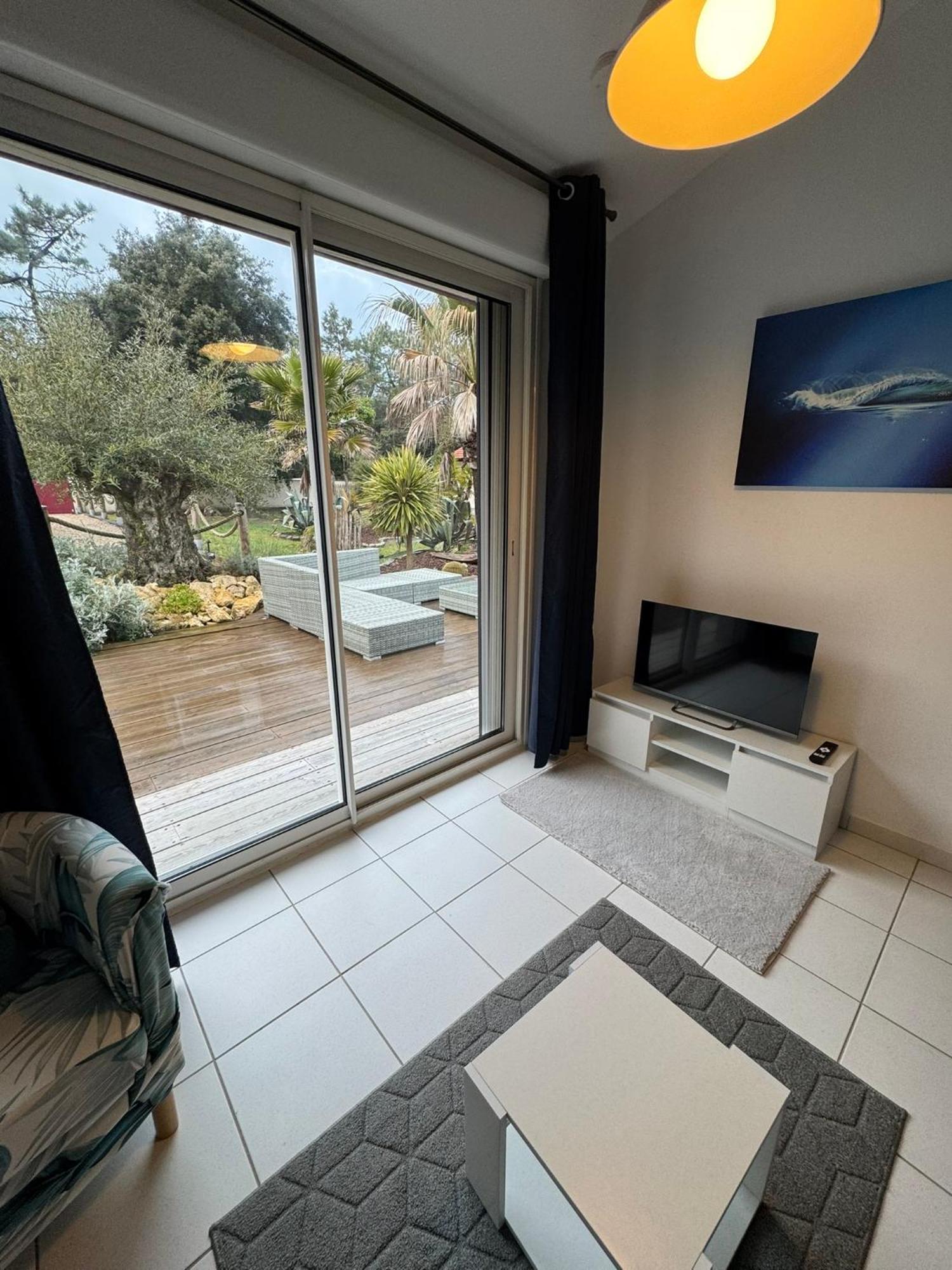 Dependance Avec Piscine Et Partages - 130 M * Soulac-sur-Mer