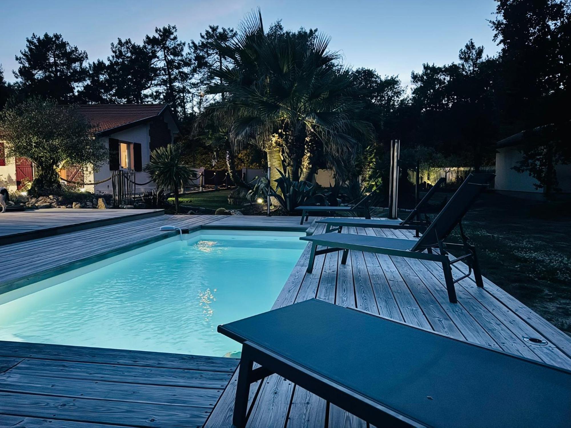 Dependance Avec Piscine Et Partages - 130 M Soulac-sur-Mer